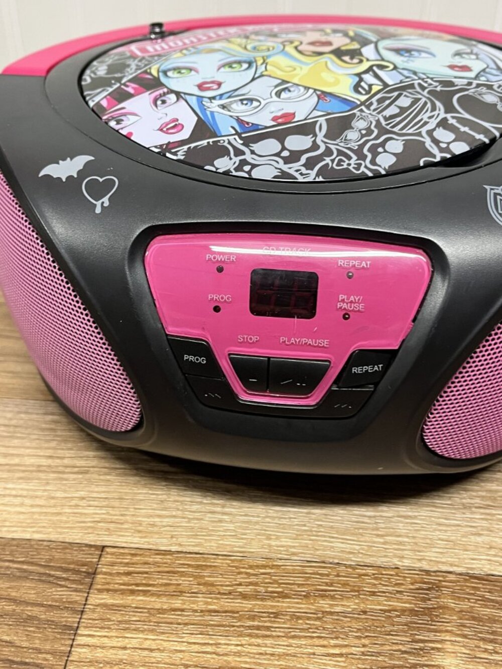 Monster High Pink CD Boombox Portable Player Radio 56049-TRU 2014 TESTED WORKS - Picture 6 of 12